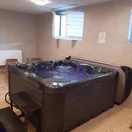 Apartmán 105 *